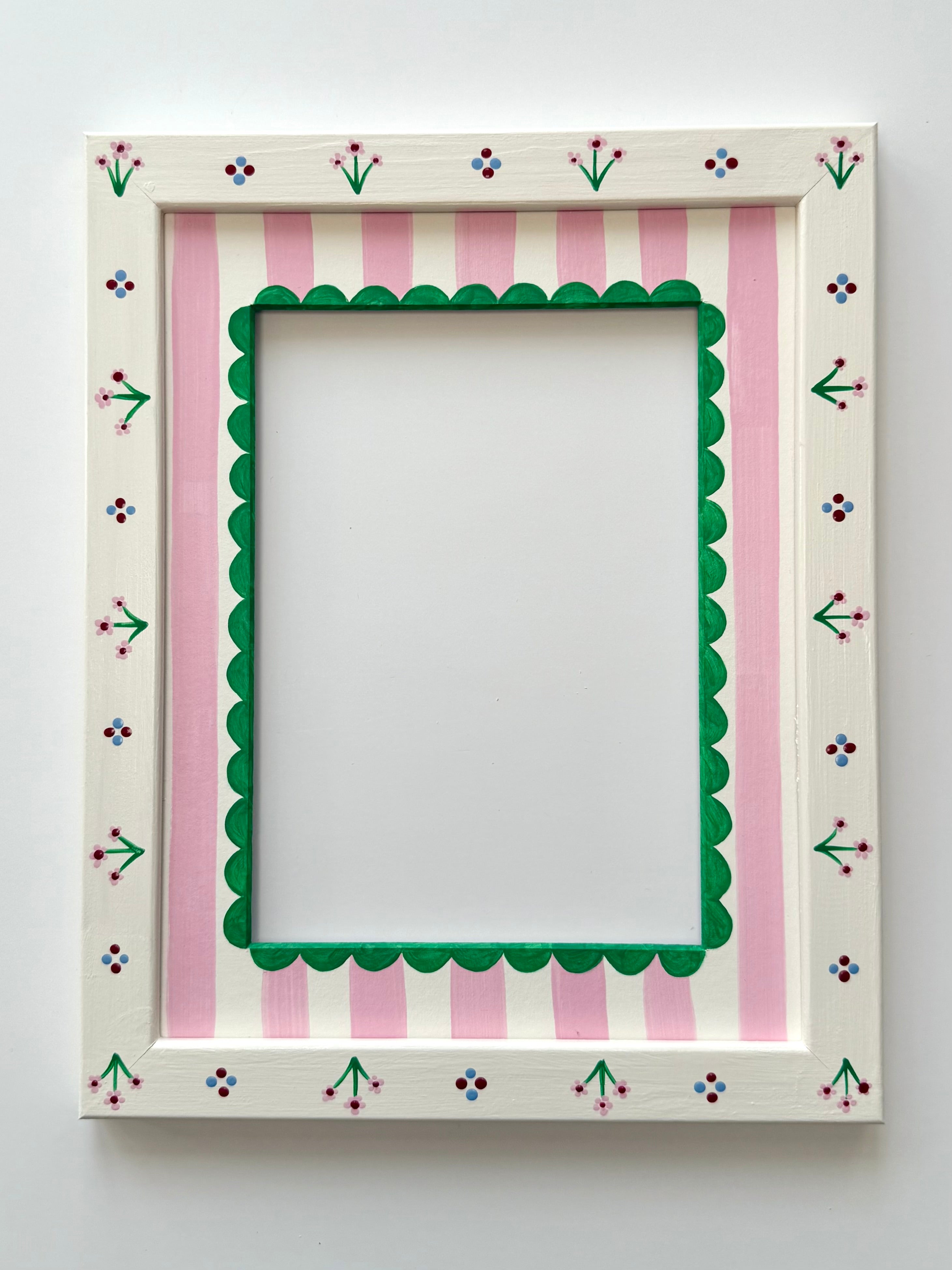 Flower Frame with Pink Stripe and Green Scallop Mount