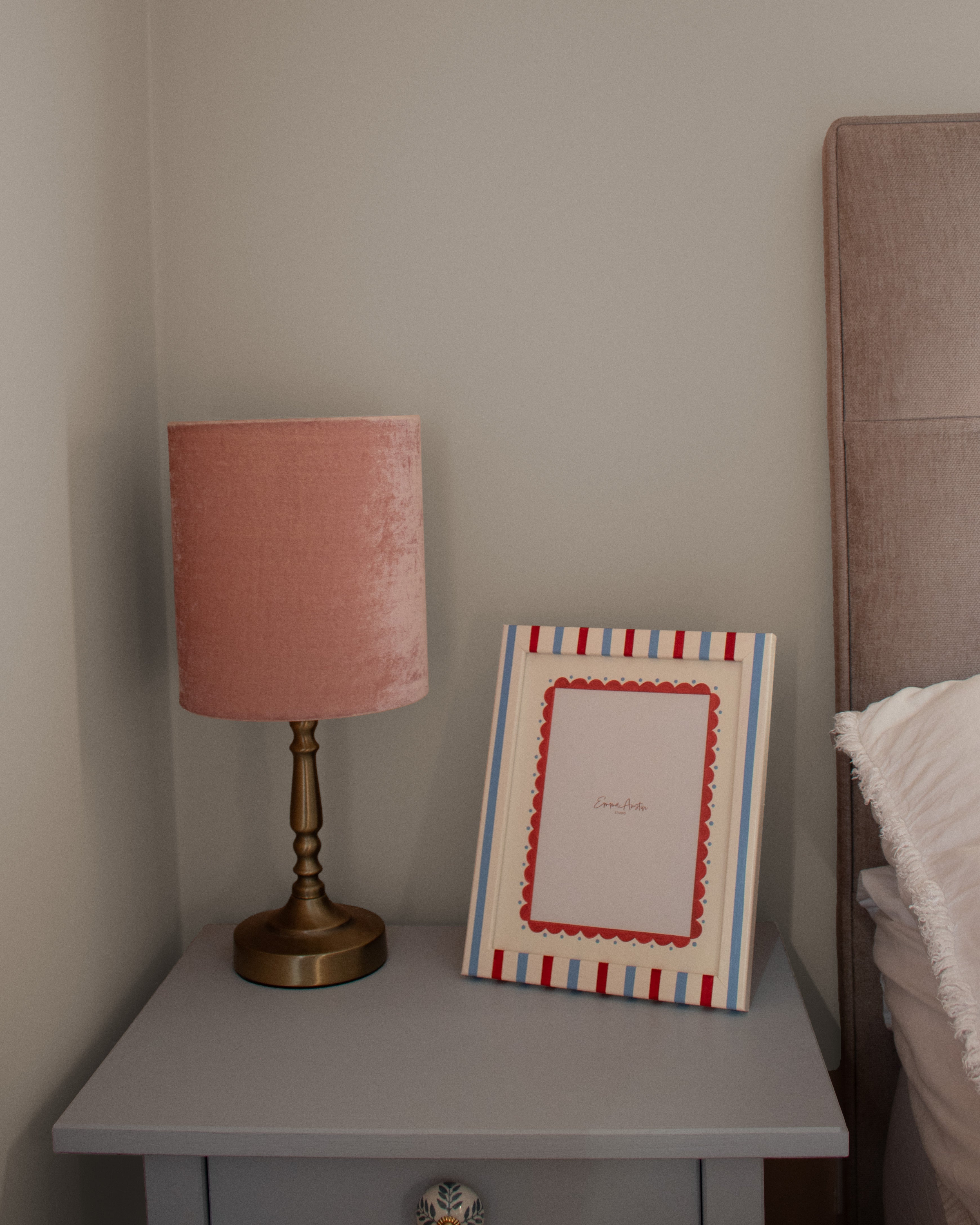 Digby Frame and Mount