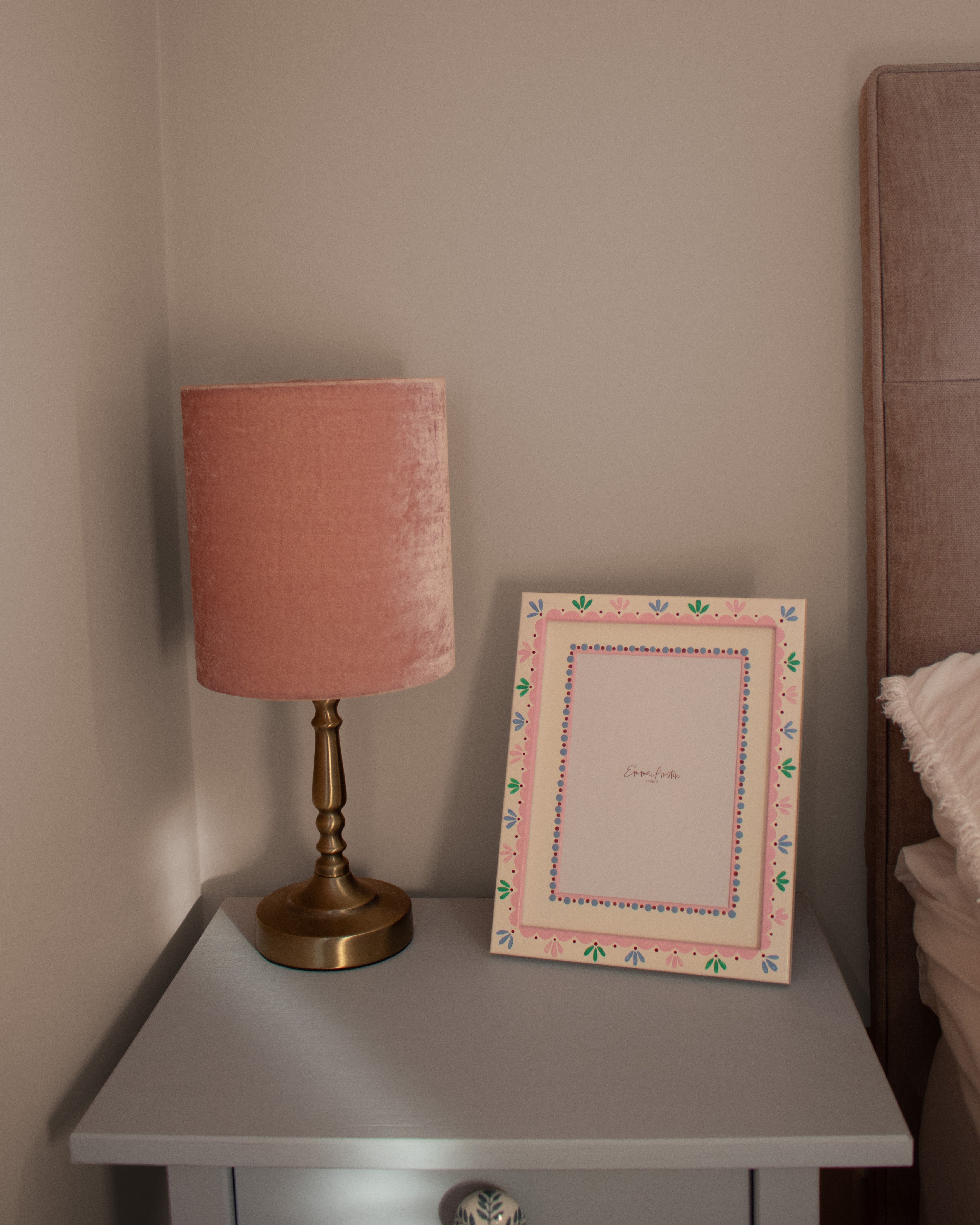 Maddy Frame and Mount